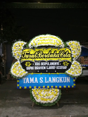 Papan Bunga Duka di Ngaren